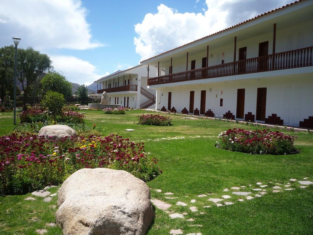 Hotel Agustos Urubamba Bagian luar foto