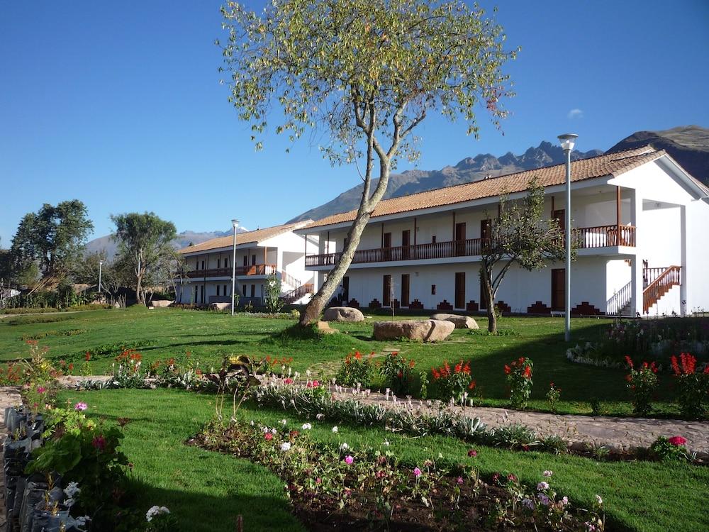 Hotel Agustos Urubamba Bagian luar foto