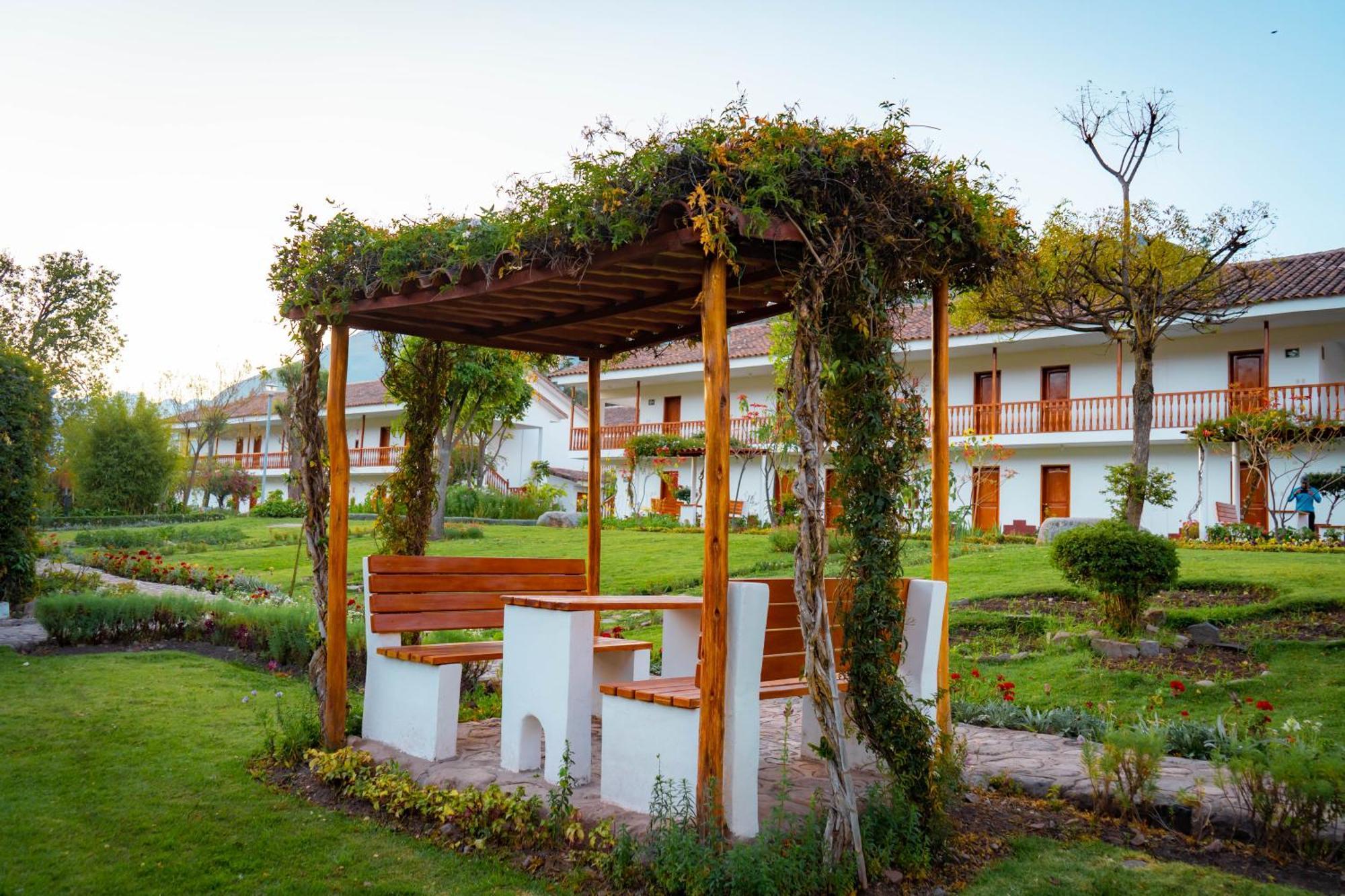 Hotel Agustos Urubamba Bagian luar foto