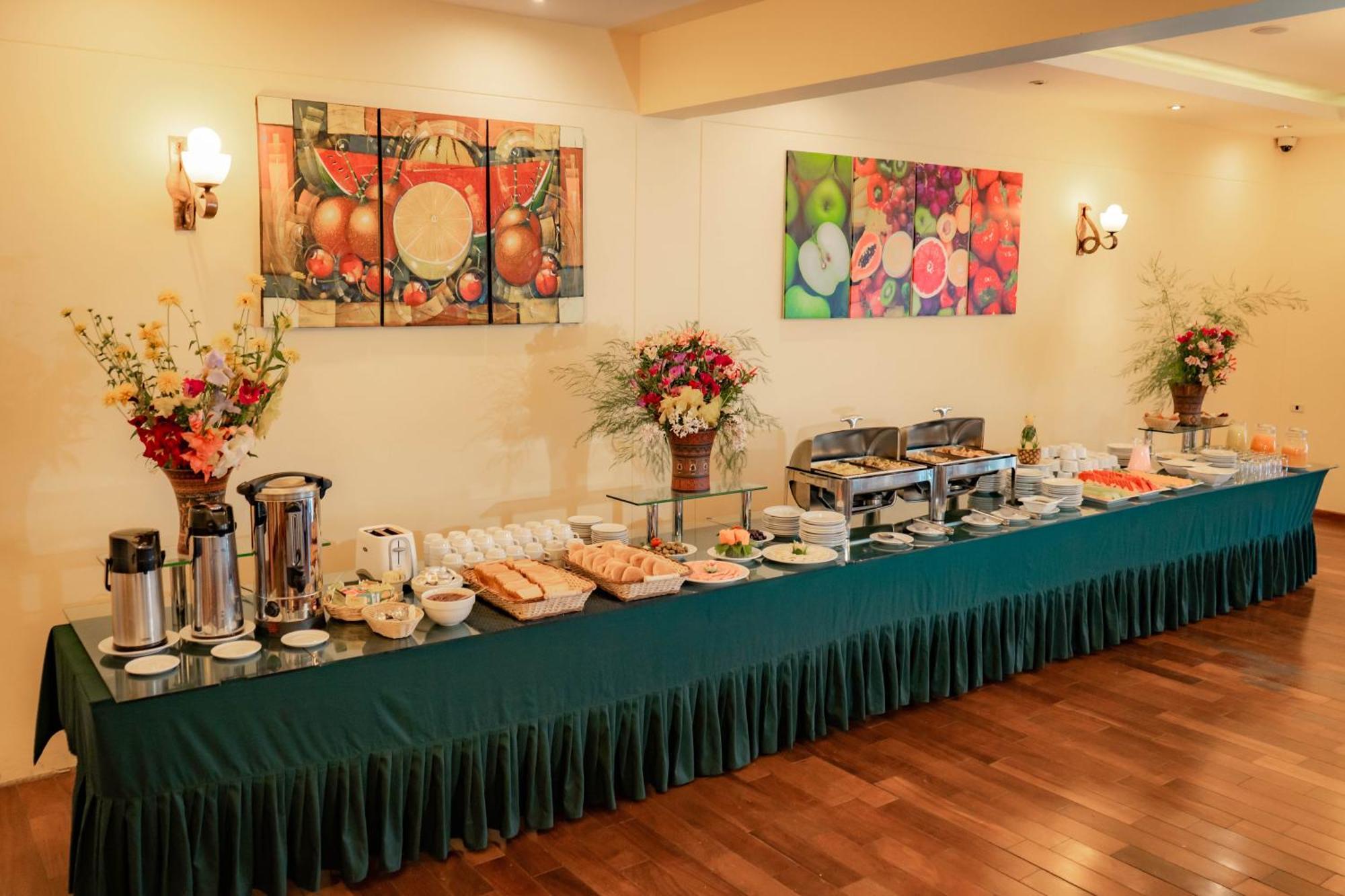 Hotel Agustos Urubamba Bagian luar foto