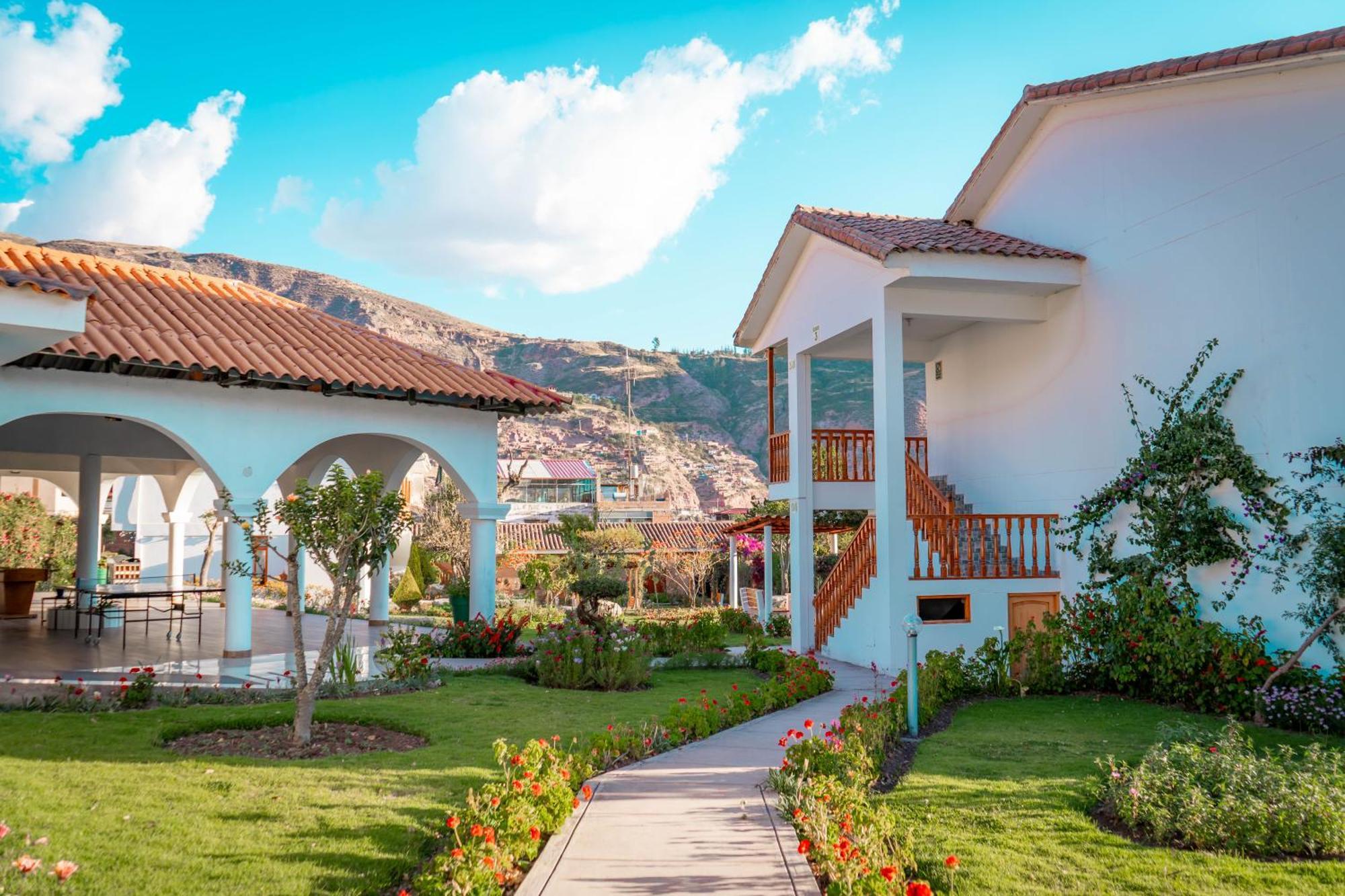 Hotel Agustos Urubamba Bagian luar foto