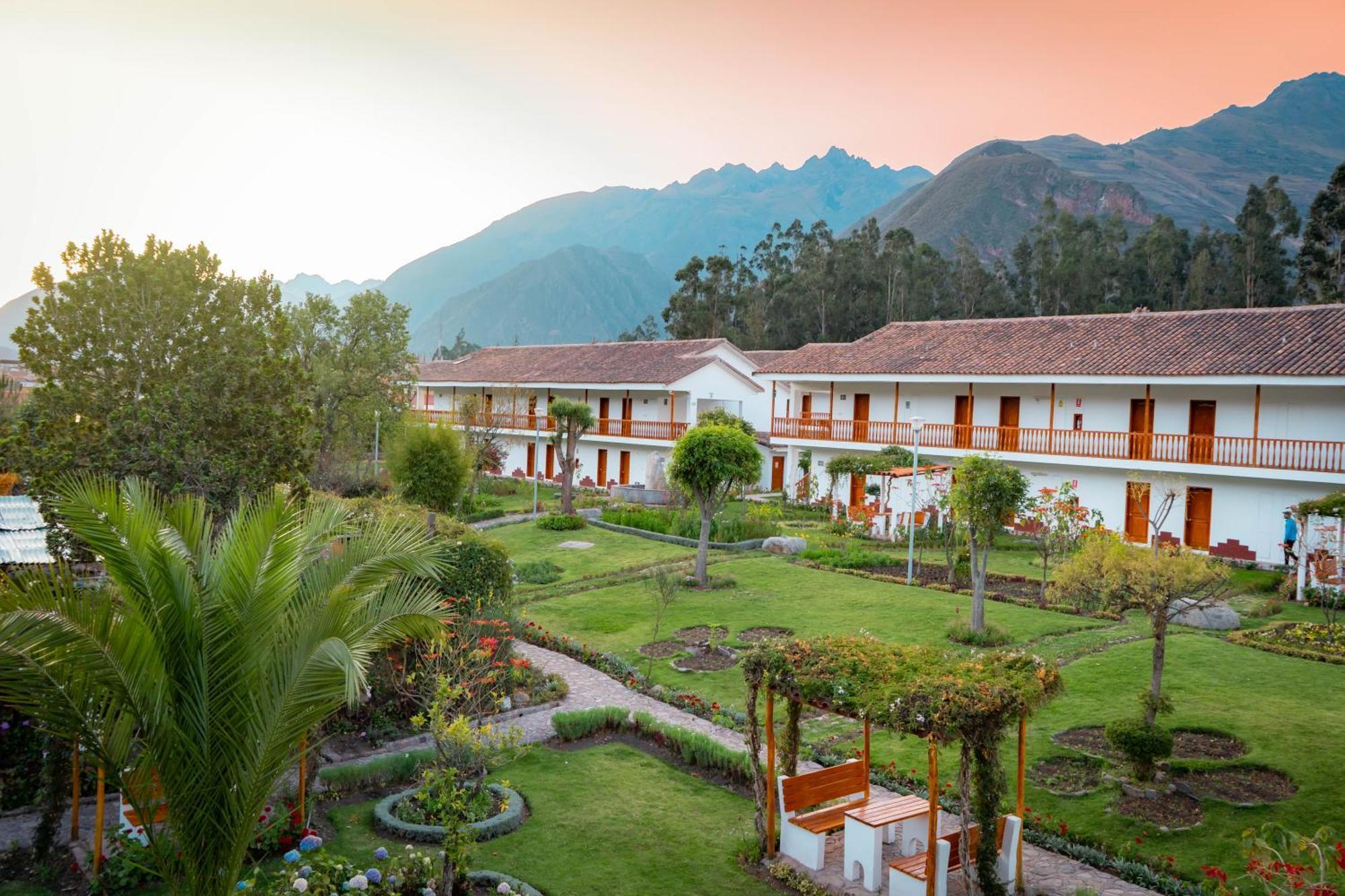 Hotel Agustos Urubamba Bagian luar foto