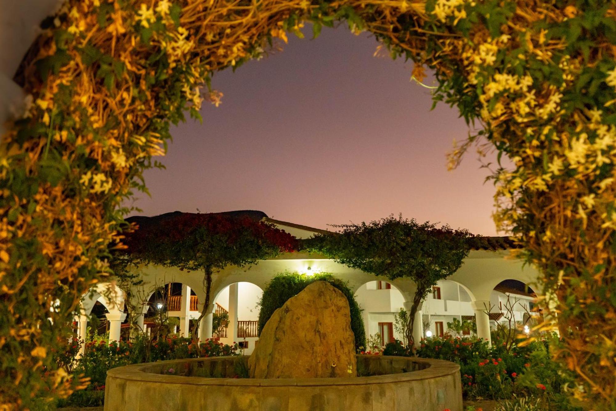 Hotel Agustos Urubamba Bagian luar foto