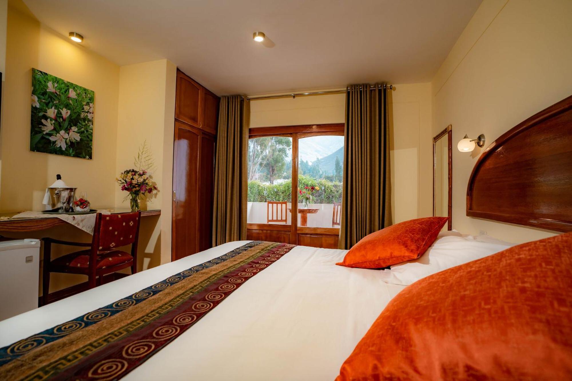 Hotel Agustos Urubamba Bagian luar foto