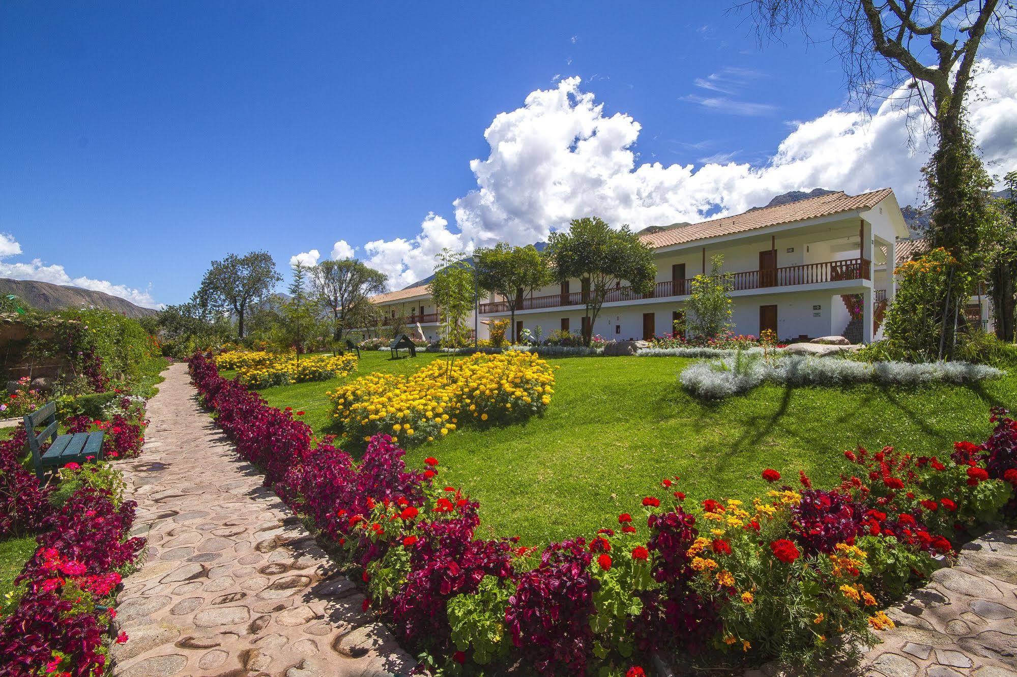 Hotel Agustos Urubamba Bagian luar foto